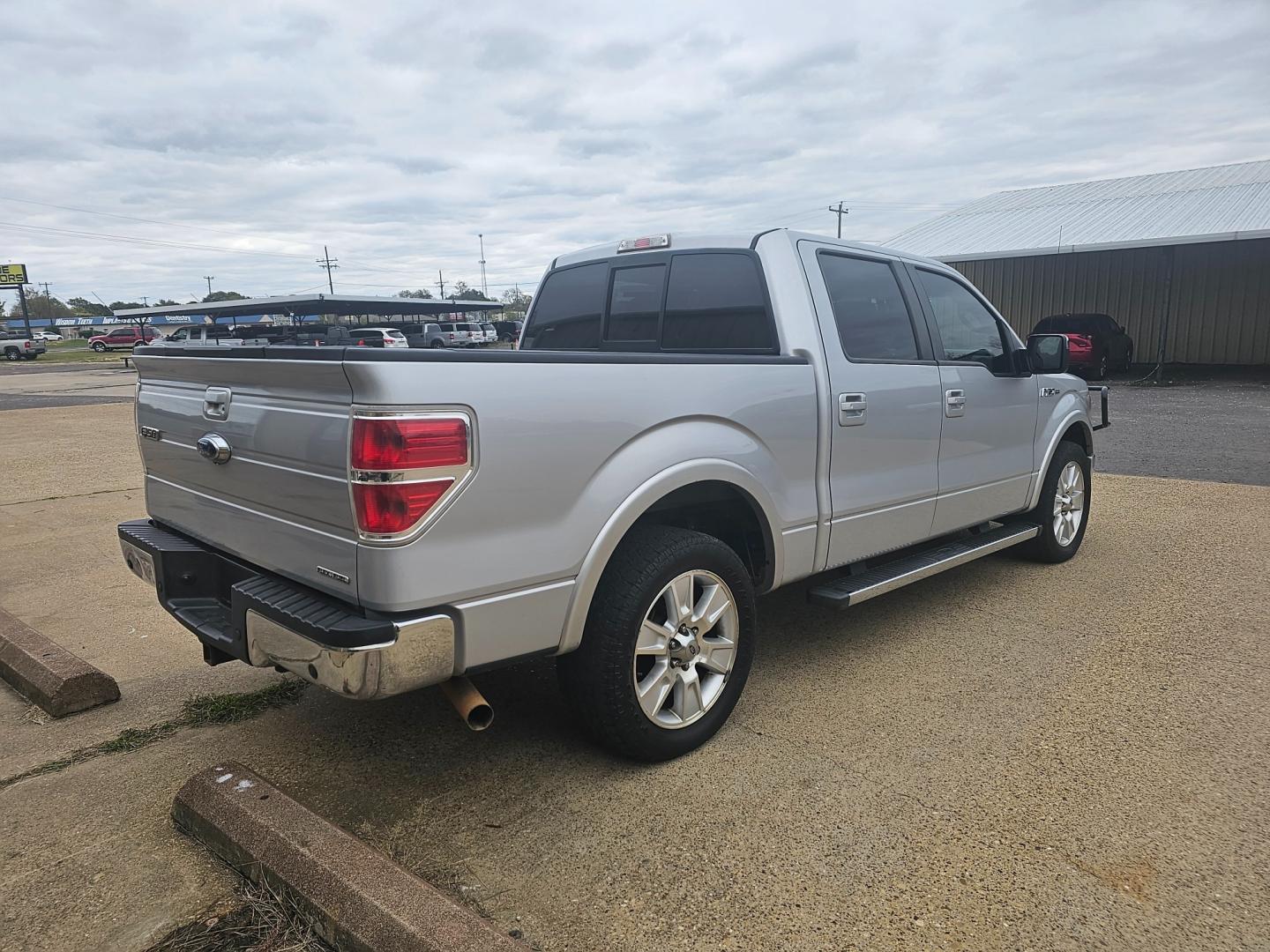 2012 SILVER Ford F-150 FX2 SuperCrew (1FTFW1CF8CK) with an 5.0L V8 engine, 6-Speed Automatic transmission, located at 533 S Seven Points BLVD, Seven Points, TX, 75143, (430) 255-4030, 32.313999, -96.209351 - Photo#2